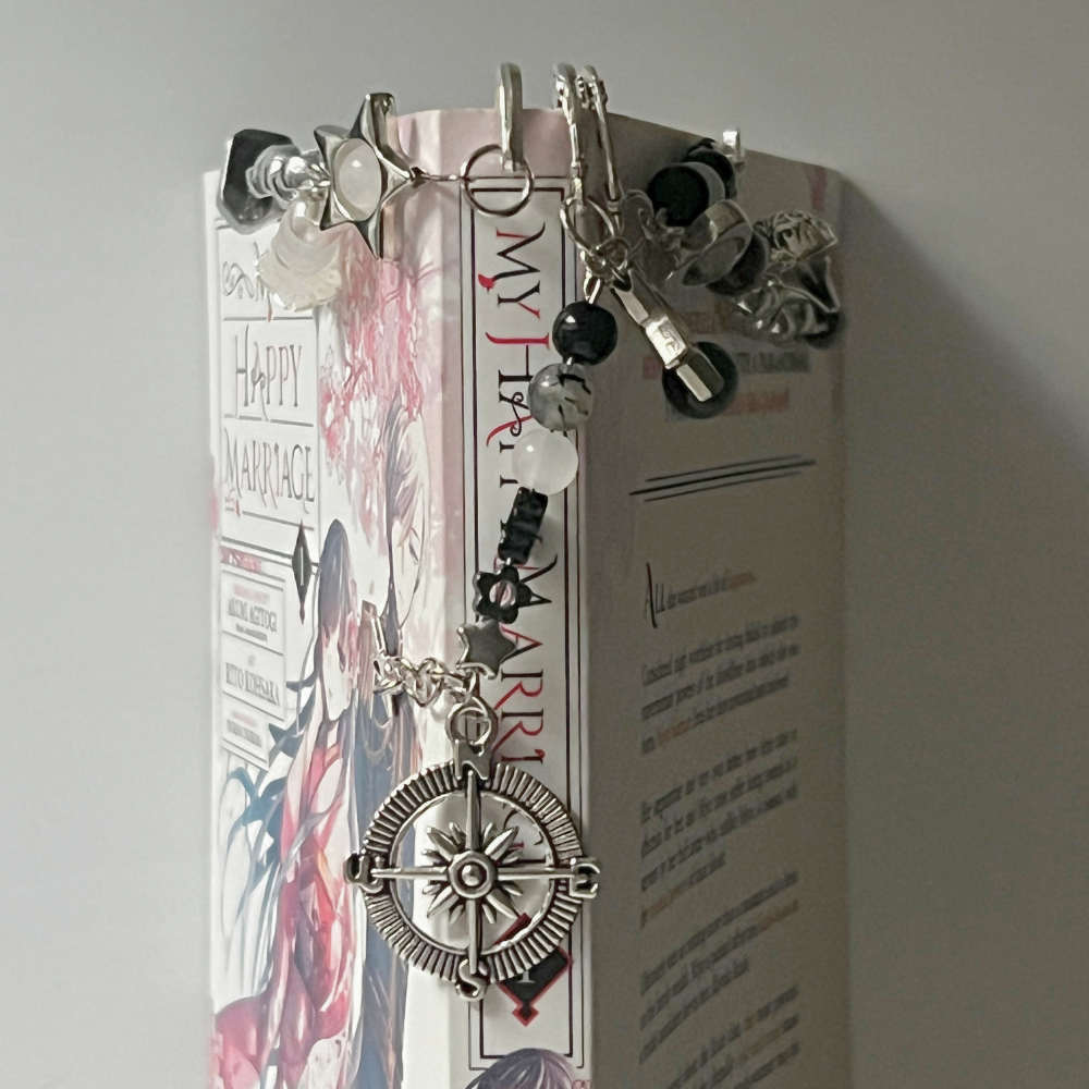 Stray Kids "Divine" Bookmark Collection | Handmade Black & White Beaded Bookmark